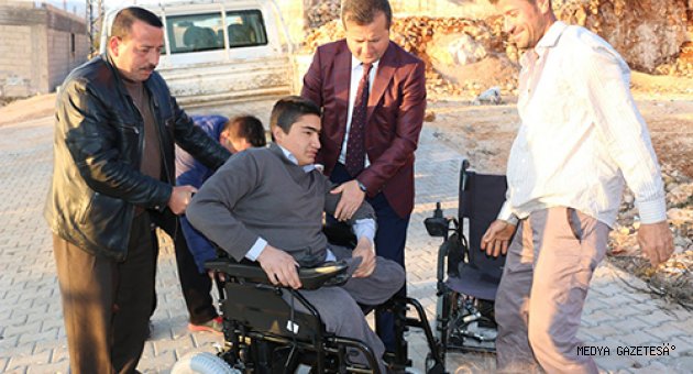 BAŞKAN BOZDAĞ; ENGELLİ VATANDAŞ OSMANIN YÜZÜNÜ GÜLDÜRMEYE DEVAM EDİYOR