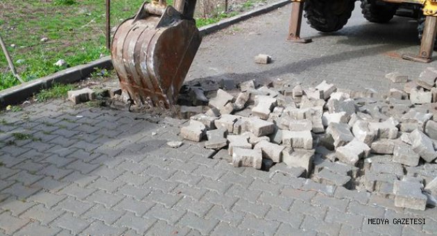 BAŞKAN BOZDAĞ; PAZARCIK'I YAZIN TOZ, KIŞIN ÇAMURDAN KURTARDIK