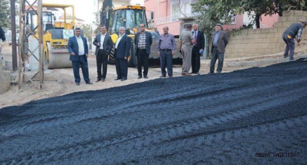 BAŞKAN BOZDAĞ SICAK ASFALT ÇALIŞMASINI YERİNDE İNCELEDİ