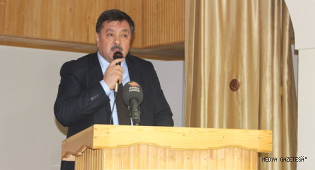 BAŞKAN ÇELEĞEN ÖĞRENCİLERLE KARİYER GÜNLERİNDE BULUŞTU
