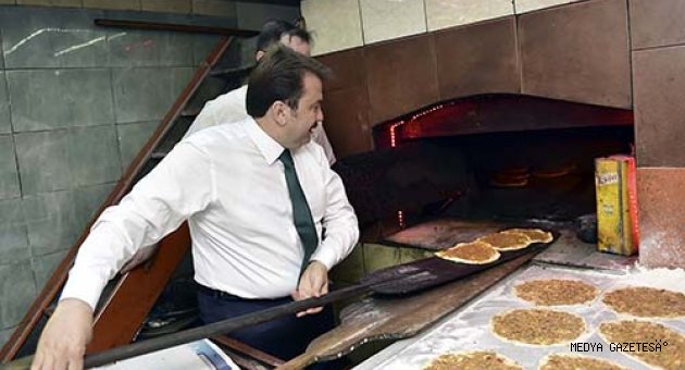 BAŞKAN ERKOÇ ESNAFLARLA İÇİÇE