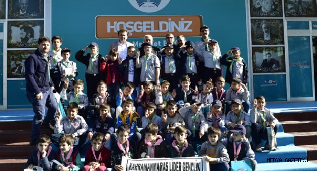 BAŞKAN ERKOÇ’TAN YENİ ÇİFTE KİTAP HEDİYE