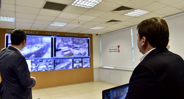 BAŞKAN ERKOÇ TRAFİK YÖNETİM MERKEZİNDE…