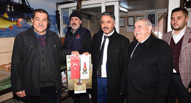 Başkan Hanefi Mahçiçek, Esnafları Ziyaret Etti