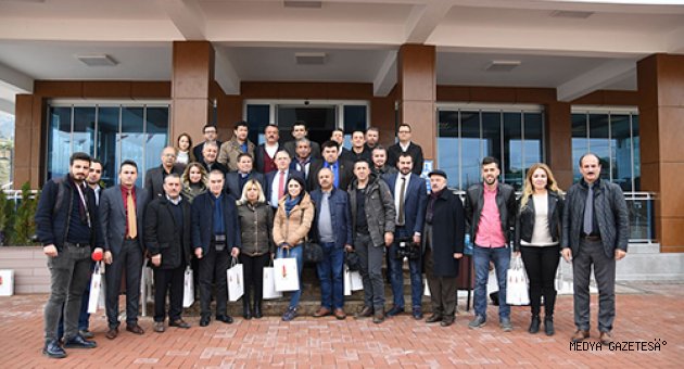 BAŞKAN MAHÇİÇEK ‘’10 OCAK ÇALIŞAN GAZETECİLER GÜNÜ’’ NEDENİYLE BASIN MENSUPLARI VEGAZETECİLERLE BULUŞTU