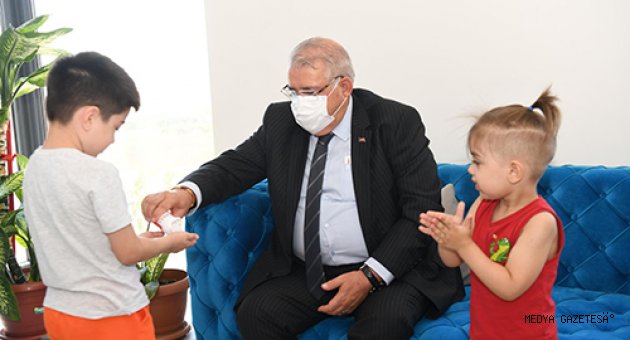 Başkan Mahçiçek, Bu Bayram da Şehit Ailelerini Unutmadı