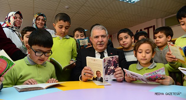 Başkan Mahçiçek Dünya Okuma Günü’nde Mesaj Yayımladı