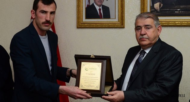 BAŞKAN MAHÇİÇEK’E “TEŞEKKÜR” PLAKETİ