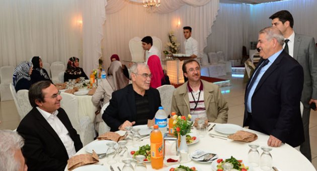 BAŞKAN MAHÇİÇEK İLAHİYATÇILARI KONUK ETTİ