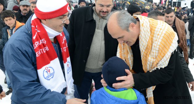 BAŞKAN OKAY, KAR FESTİVALİNDE BULUŞUYORUZ