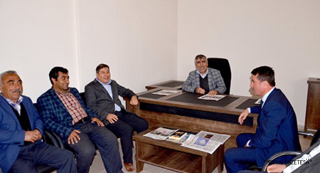 BAŞKAN OKUMUŞ MUHTARLAR DERNEĞİNİ ZİYARET ETTİ