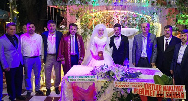 BAŞKANLARI BULUŞTURAN DÜĞÜN!