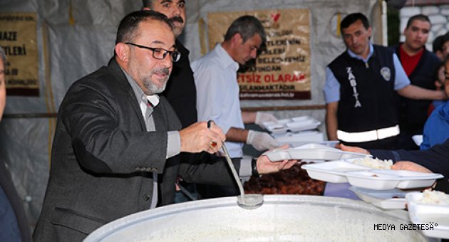 BELEDİYENİN İFTAR SOKAĞINA YOĞUN İLGİ…