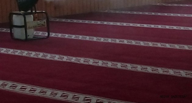 “BERAT KANDİLİ’NDE ONİKİŞUBAT’TA CAMİLER GÜL KOKUYOR”