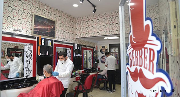 Berber, kuaför ve güzelik salonları yeniden faaliyete geçti