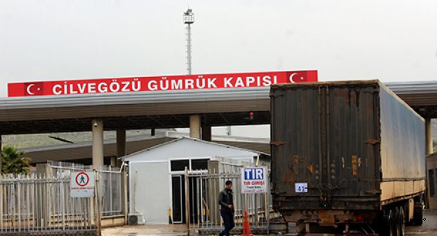 BM'den İdlib'e 45 tır insani yardım