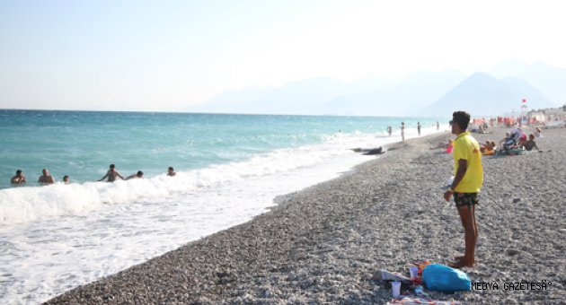 Boğulma tehlikesi geçiren tatilci kurtarıldı