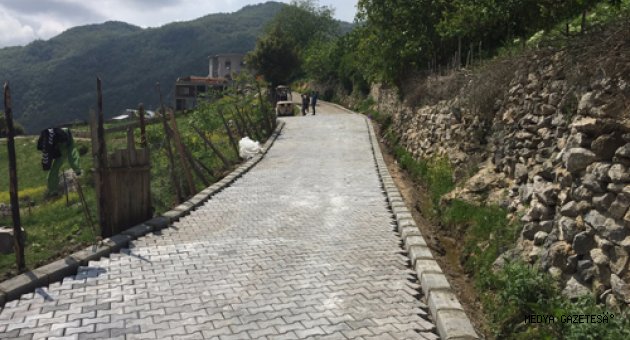 BÜYÜKŞEHİR’DEN ANDIRIN MAHALLELERİNE PARKE