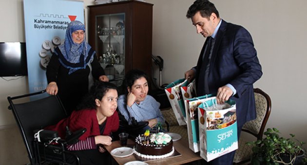 BÜYÜKŞEHİR’DEN ENGELLİ KARDEŞLERE DOĞUM GÜNÜ SÜRPRİZİ
