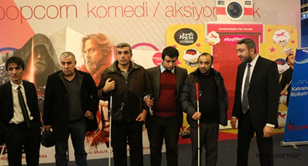 BÜYÜKŞEHİR’DEN ENGELLİLERE SİNEMA KEYFİ