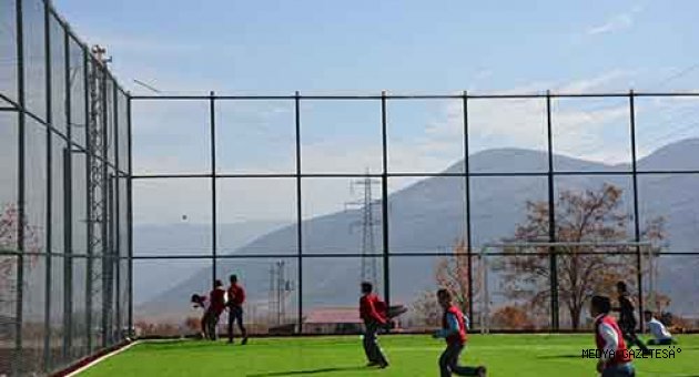 BÜYÜKŞEHİR’DEN GENÇLERE SPOR İMKANI