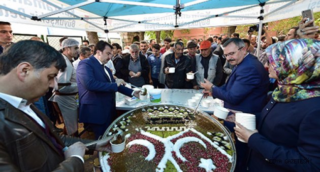 BÜYÜKŞEHİR’DEN GÖKSUN’DA AŞURE