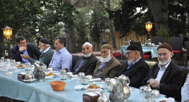 BÜYÜKŞEHİR’DEN HUZUREVİ SAKİNLERİNE İFTAR