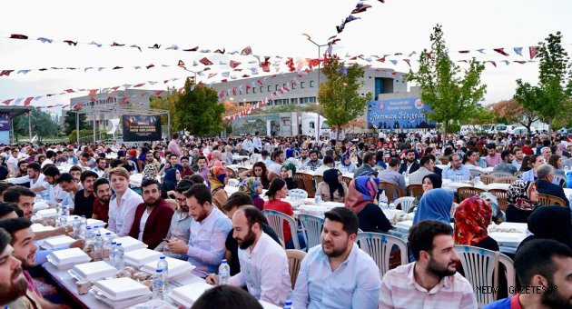 Büyükşehir’den KSÜ Öğrencilerine İftar Yemeği