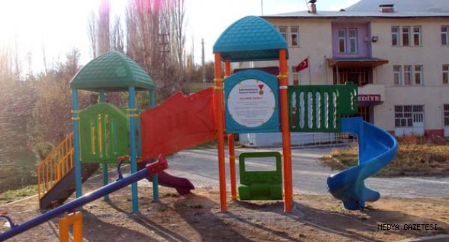 BÜYÜKŞEHİR’DEN NURHAK’A OYUN GRUBU