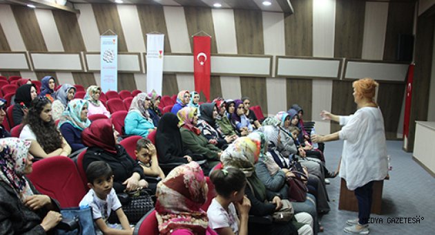 BÜYÜKŞEHİR’DEN SERVİS ŞOFÖRÜ EŞLERİNE EĞİTİM