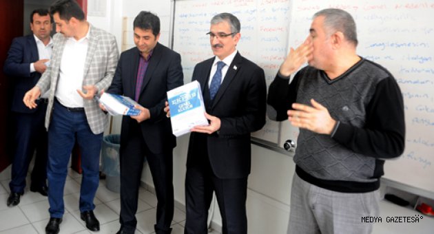 BÜYÜKŞEHİR EKPSS KİTAPLARINI DAĞITTI