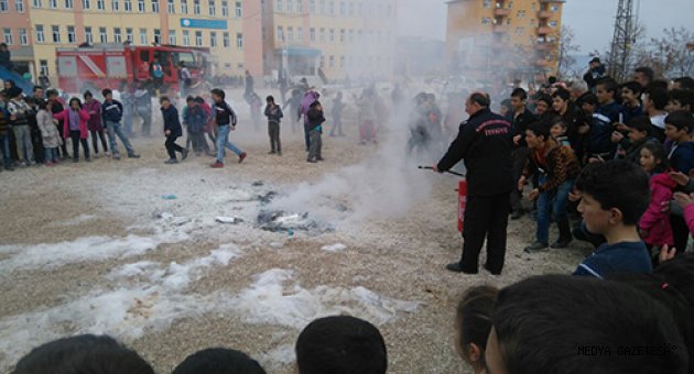 BÜYÜKŞEHİR İTFAİYESİ EĞİTİM VE TATBİKATLARA HIZ KESMEDEN DEVAM EDİYOR