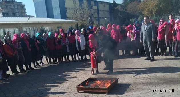 BÜYÜKŞEHİR İTFAİYESİ’NİN OKULLARDA VE YURTLARDAKİ EĞİTİMLERİ DEVAM EDİYOR