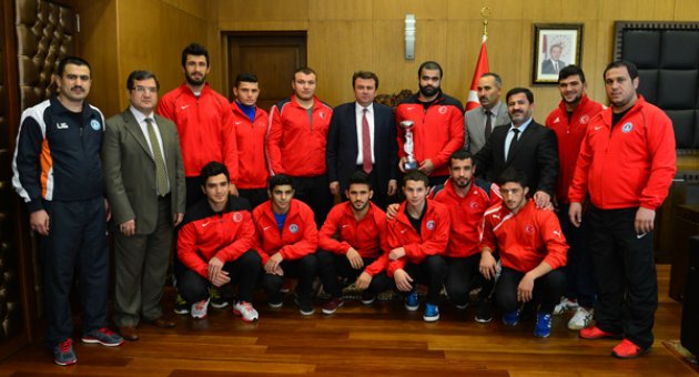 BÜYÜKŞEHİR MİNDERDE TÜRKİYE'DE 3. OLDU
