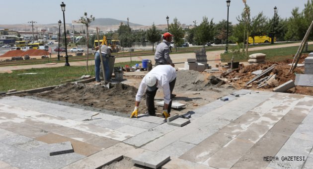 BÜYÜKŞEHİR PARKLARI YENİLİYOR