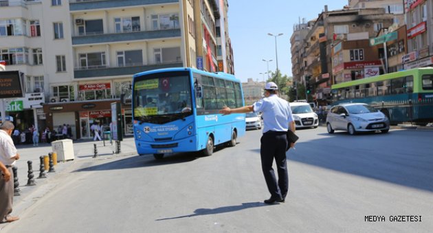 BÜYÜKŞEHİR ZABITASI TOPLU TAŞIMA ARAÇLARINDA KLİMA DENETİMİ YAPTI