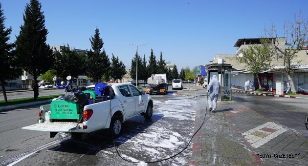 Cadde ve sokaklar dezenfekte edildi