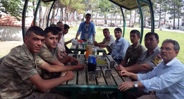ÇAKIROĞLU DERNEĞİ’NDEN ASKERE MORAL ZİYARETİ