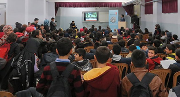 ÇAKMAKÇI SAİT ORTAOKUL VE İLKOKULU ÖĞRENCİLERİNE ENGELLİ FARKINDALIĞI PROGRAMI