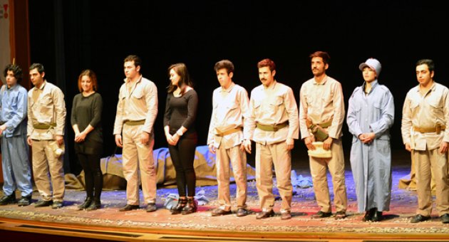 “ÇANAKKALE GEÇİLMEZ” GÖSTERİSİ SAHNELENDİ