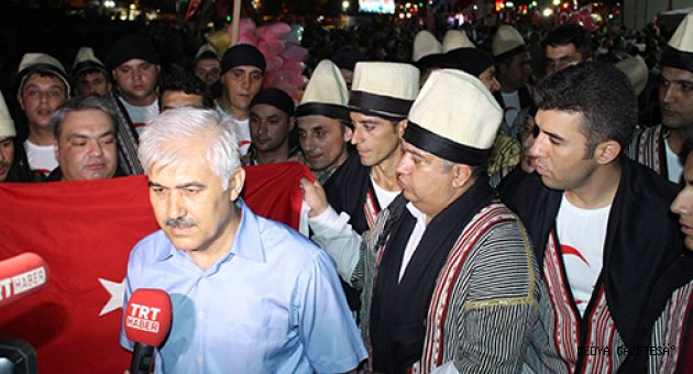 ÇETELER DEMOKRASİ NÖBETİNDE