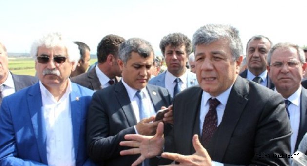 CHP'Lİ VEKİLLER MÜLTECİ KAMPI İNŞAATINDA