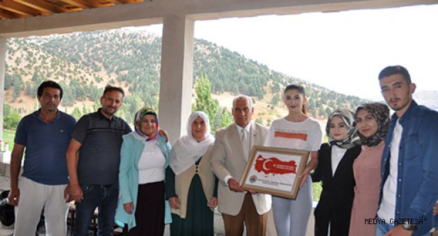 ÇİFTÇİ AİLENİN MİLLİ KIZINA BAŞKAN CÜCE’DEN ZİYARET