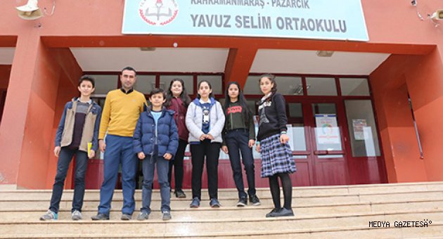 ÇOCUK MECLİS ÜYELERİ, OKULLARA ÇIKARTMA YAPTI
