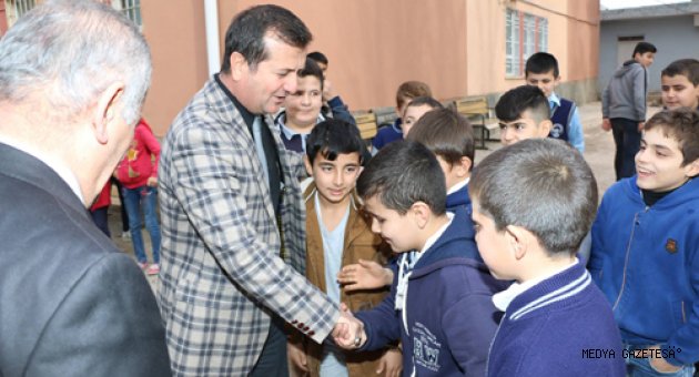 ÇOCUK MECLİSİ MEYVELERİNİ VERMEYE BAŞLADI