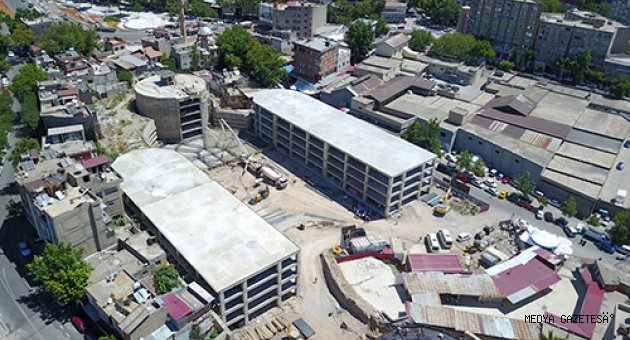 ÇOK KATLI OTOPARKTA KATLAR YÜKSELİYOR