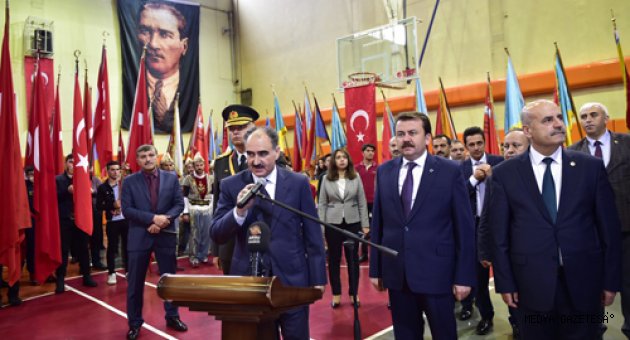 CUMHURİYET BAYRAMI SALONDA KUTLANDI