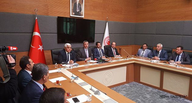 Çünkü bunların üstleri bu emri veriyor