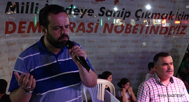 DEMOKRASİ ŞEHİTLERİ İÇİN DUA EDİLDİ