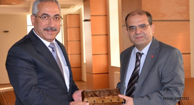 Deveci MKÜ Rektörü Kaya’yı Ziyaret Etti